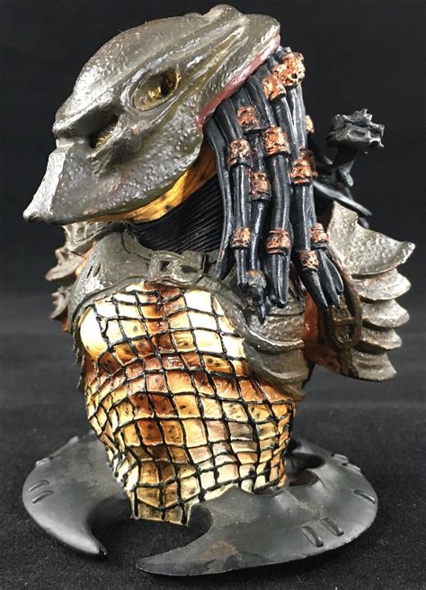 Palisades Predator 2 Masked Bust